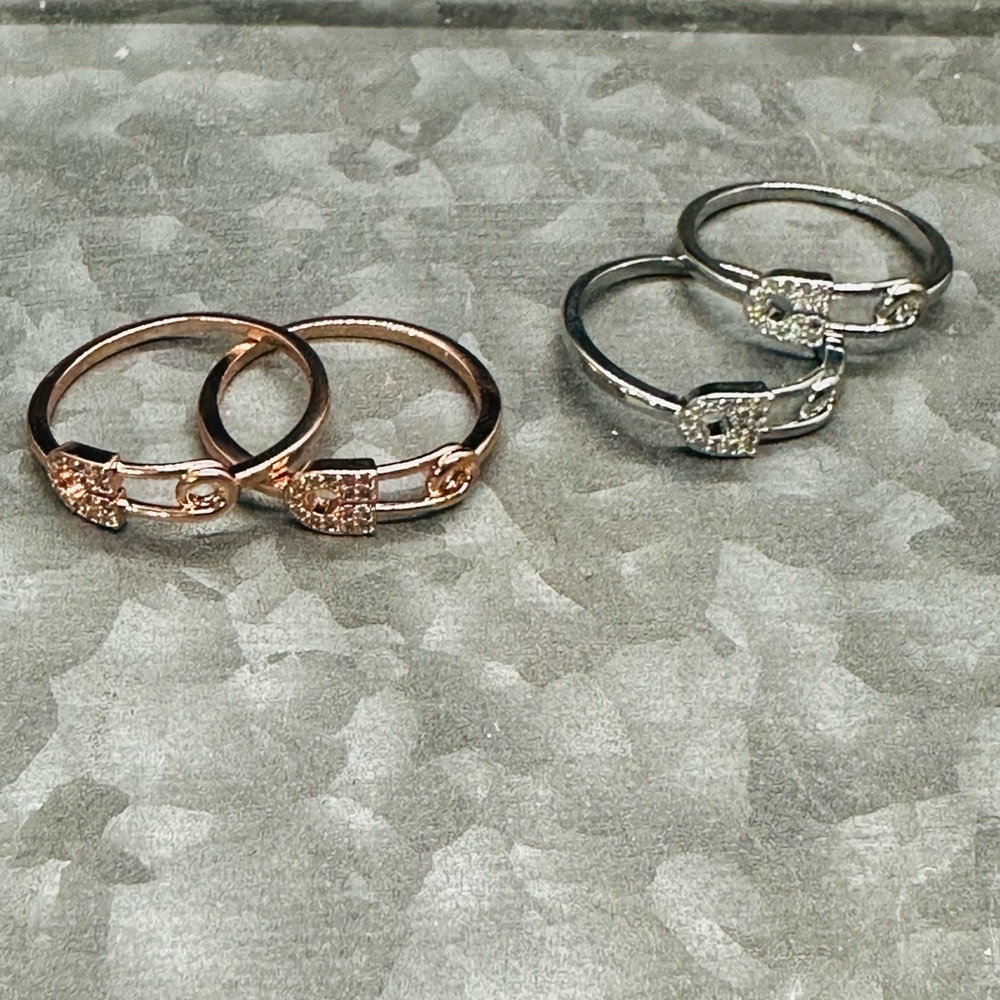 Safety Pin Ring -- Grunge Rings -- Minimalist Jewelry -- Stackable Rings - Picture 2 of 4